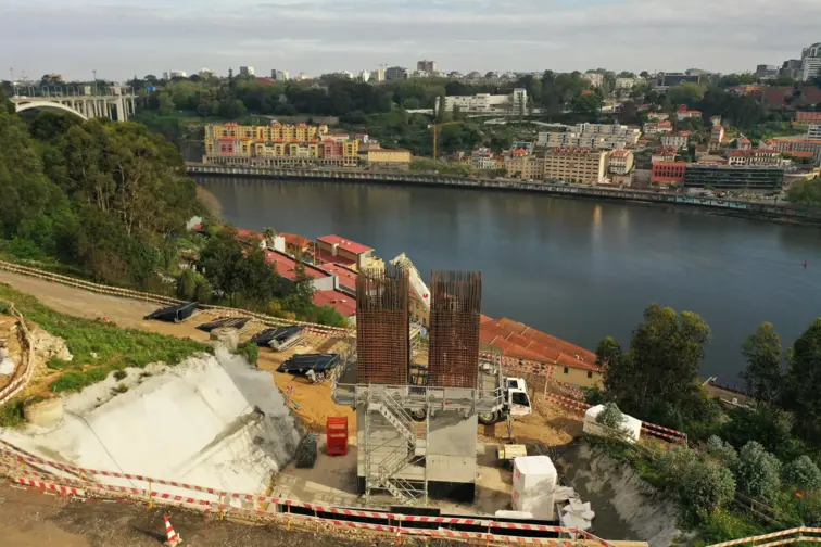 Obra da Linha Rubi, no Campo Alegre